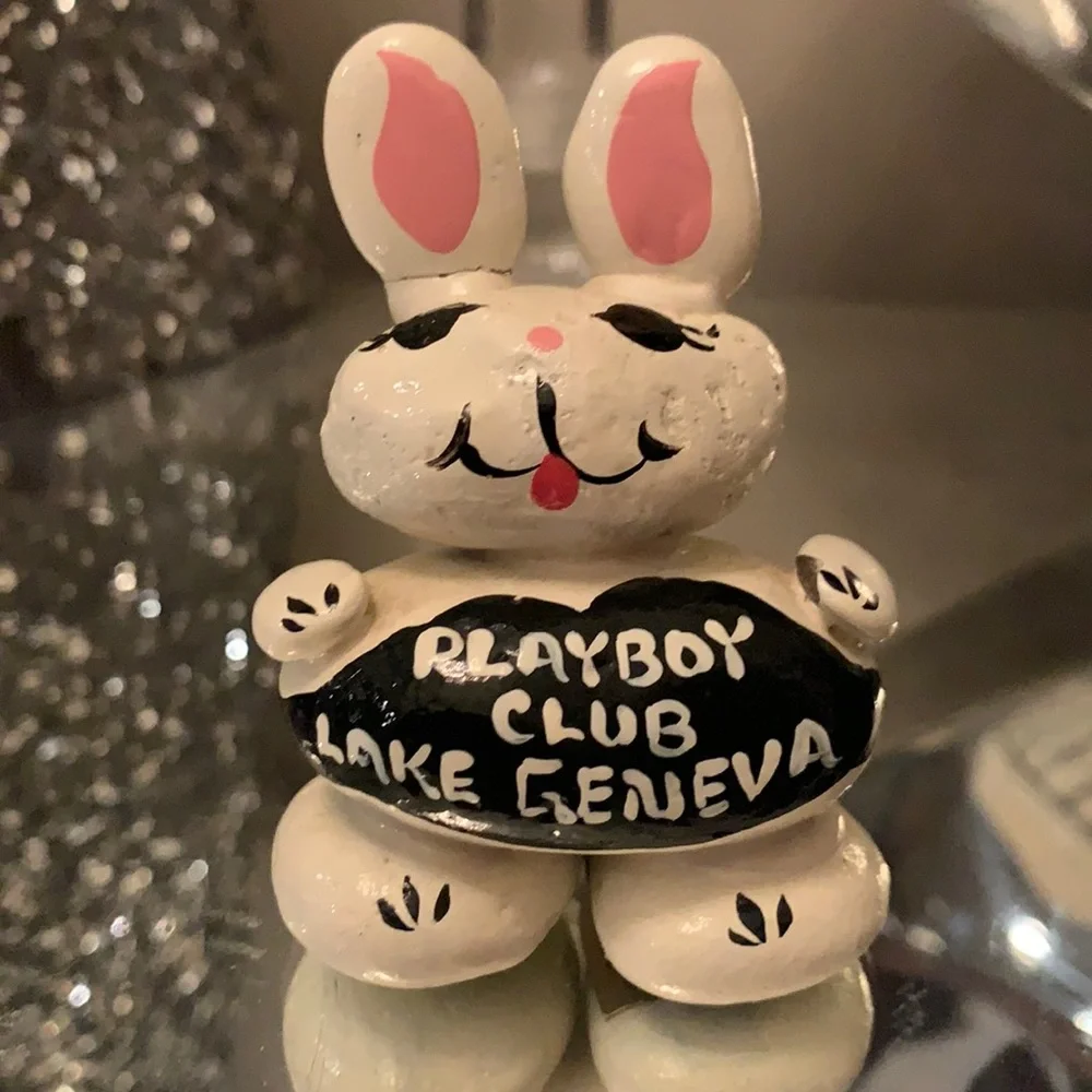VINTAGE PLAYBOY LAKE GENEVA SCULPTURE